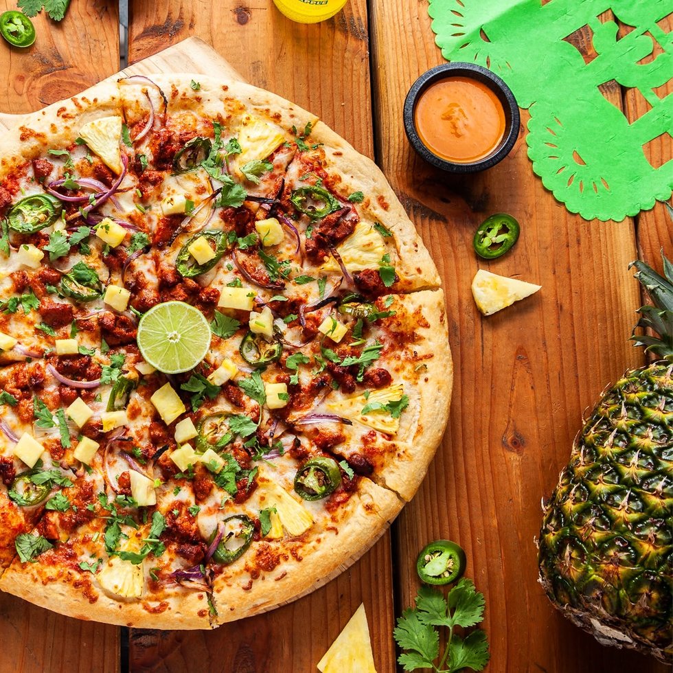 Pizzería «¡El Jefe, me gustan tus piñas!».jpg Pizzería «¡El Jefe, me gustan tus piñas!».jpg